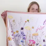 Elegantní šátek z hedvábí Armani Luční květiny 68 × 68 cm – ruční výroba  - fotografie 2