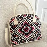  Kabelka s potiskem Oxford  Ornament na světlém pozadí