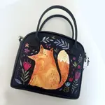  Taška s potiskem Oxford Liška a květiny na černém pozadí