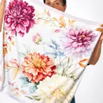 Elegantní šátek z hedvábí Armani něžné Jiřiny 68 × 68 cm – ruční výroba  - fotografie 4