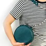 Kabelka tablet tmavě zelená