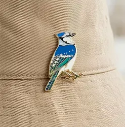 Smaltovaný pin Sojka modrá , velikost: 3 × 3 cm