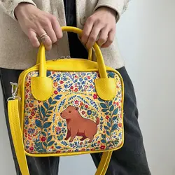 Dámská kabelka Kitto – sametový potisk Kapybara