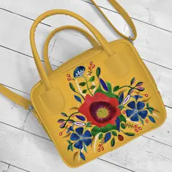 Dámská kabelka Kitto – sametový potisk Květina na žlutém pozadí