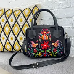 Dámská kabelka Kitto – sametový potisk  Ptáci a květiny na černém pozadí