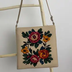 Kabelka Taystra výšivka