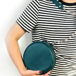 Kabelka tablet tmavě zelená