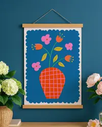 Látkový plakát na zeď Váza s květinami na modrém pozadí