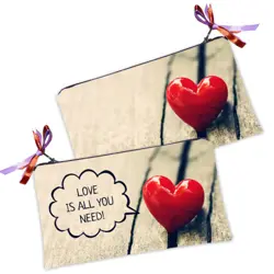 Kosmetická taška MINI – malá látková taštička s potiskem  Love is all you need!