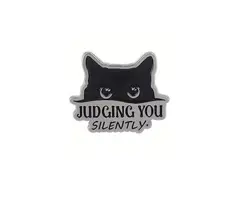 Pin – Judging you Černá kočka