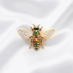 Smaltovaný pin Včelička 