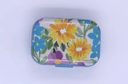 Plechová krabička Květiny sky blue