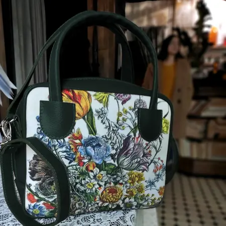 Dámská kabelka Kitto – sametový potisk Květiny mix