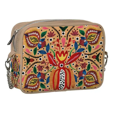 Kabelkana řetízku Cherie Zázračné na ořechovém pozadí