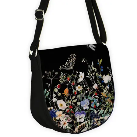 Kabelka saddle V terénu