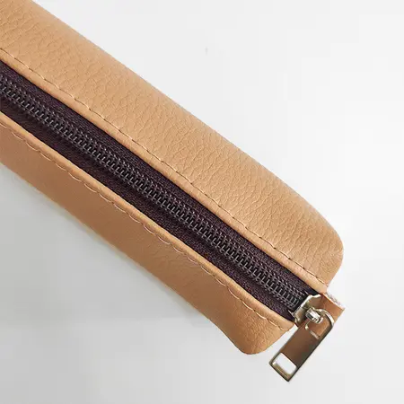 Klíčenka BIG – pouzdro na klíče z eko kůže se zipem ořech