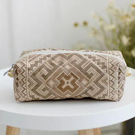 Kosmetická taška Pusheen – stylová a prostorná taštička na kosmetiku Ornament 