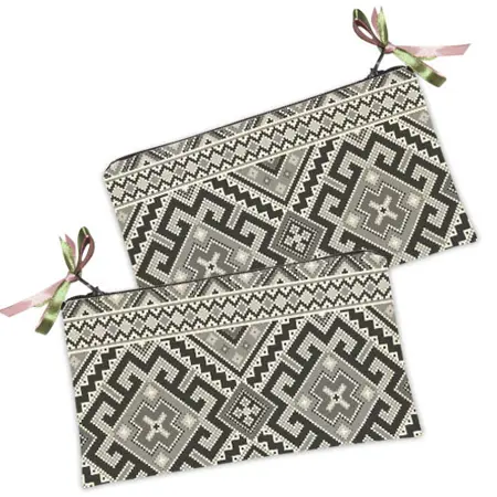 Kosmetická taška MINI – malá látková taštička s potiskem ornament, černá a bílá