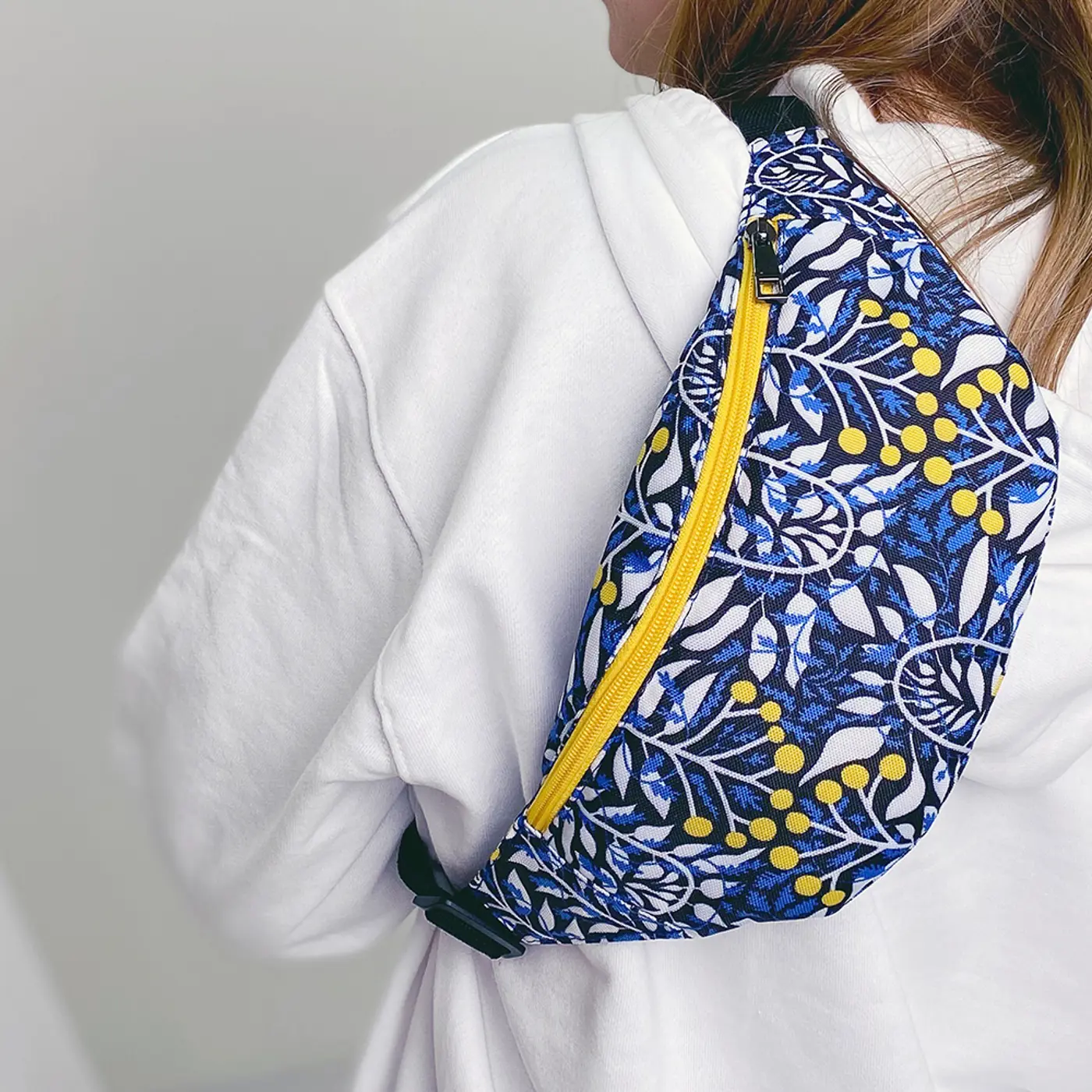 Ledvinka BUMBAG Kalina, stylizace - fotografie 1