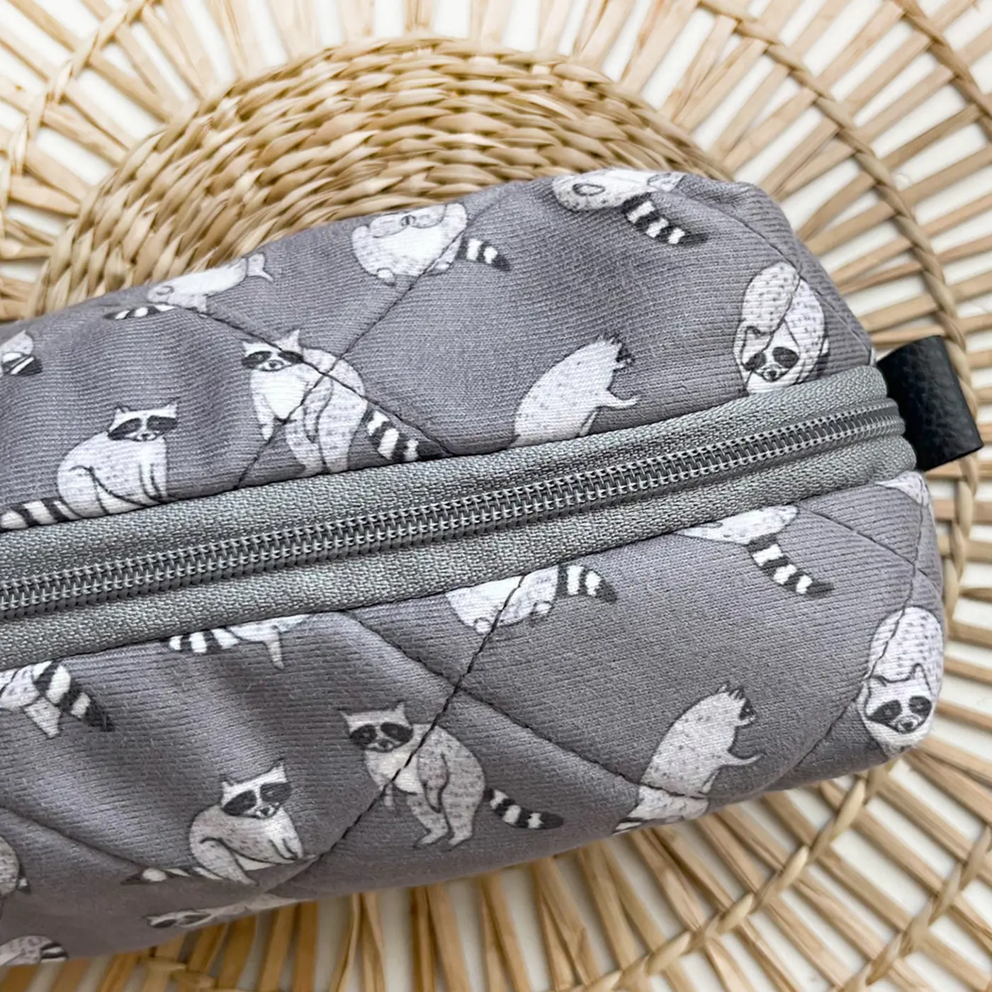 Kosmetická taška Pusheen – stylová a prostorná taštička na kosmetiku mývalové - fotografie 1