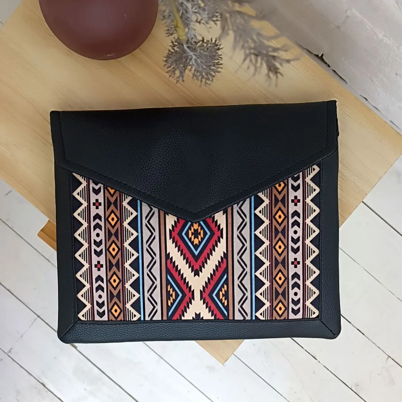 Dámský klutch konvert – elegantní sametová kabelka s potiskem Ornament - fotografie 2