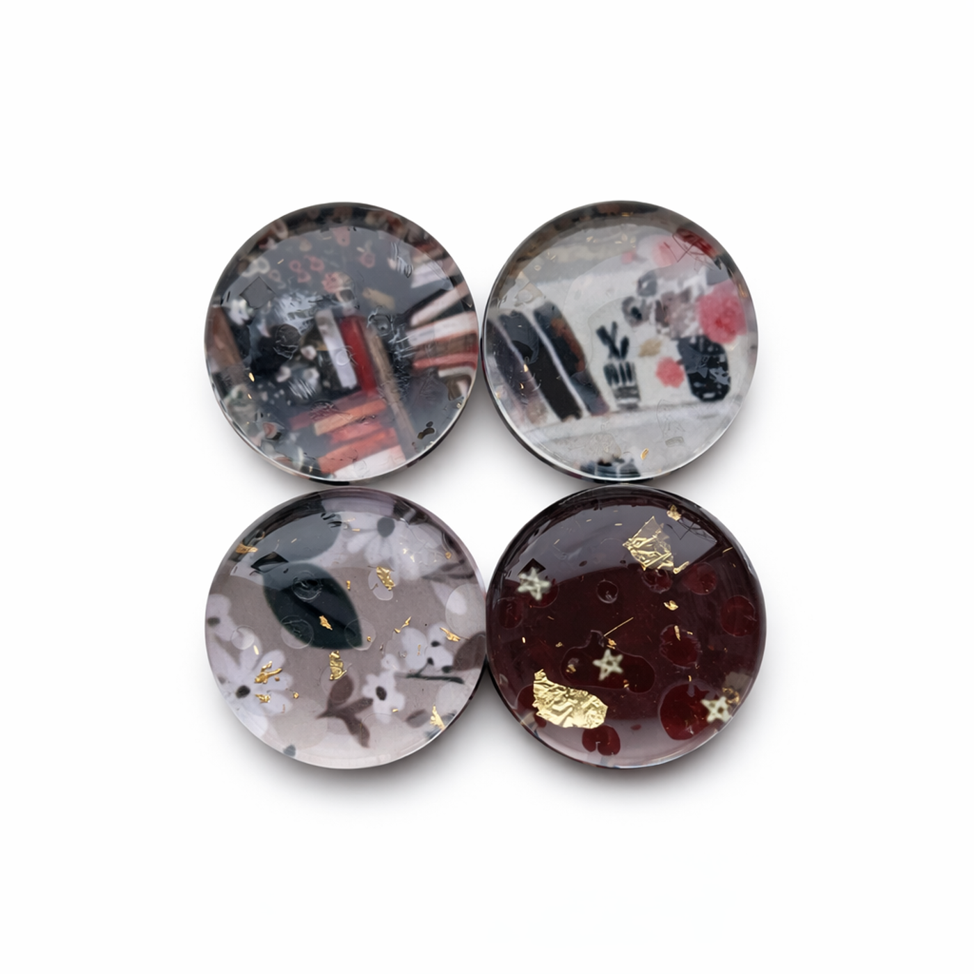 Sada magnetů Tella – kulaté magnety 2,5 cm (4 ks) Noční ateliér - fotografie 1